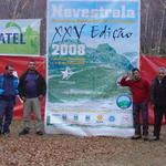 Amigos da ASE junto ao fogo de campo